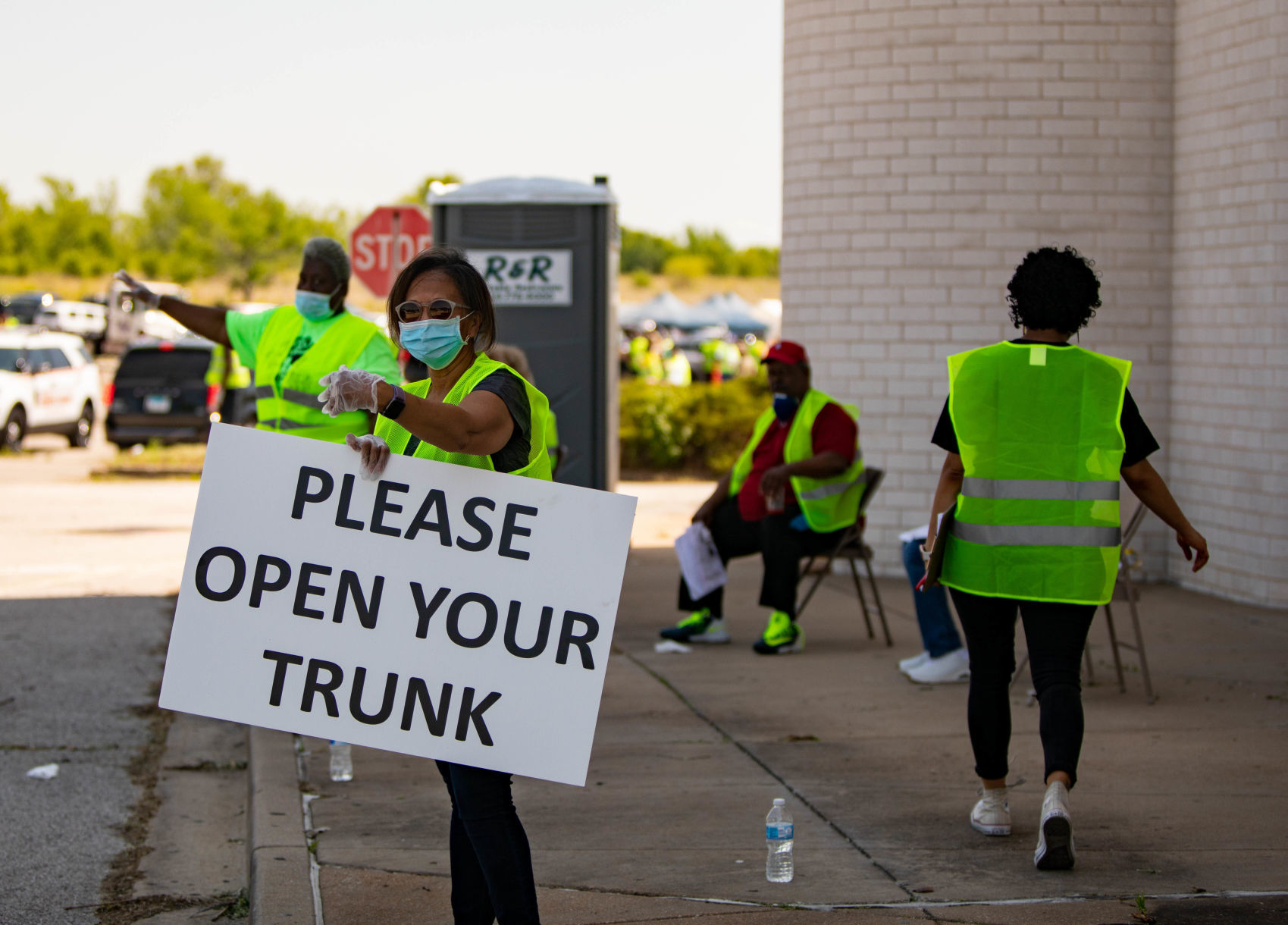 St. Louis region holds largest food distribution for thousands in need